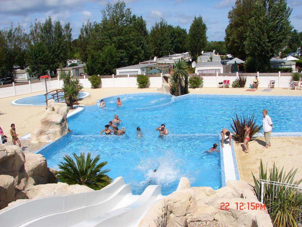 Saint-Denis-dʼOléron Camping Phare Ouest מראה חיצוני תמונה