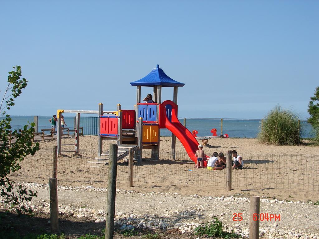 Saint-Denis-dʼOléron Camping Phare Ouest מראה חיצוני תמונה