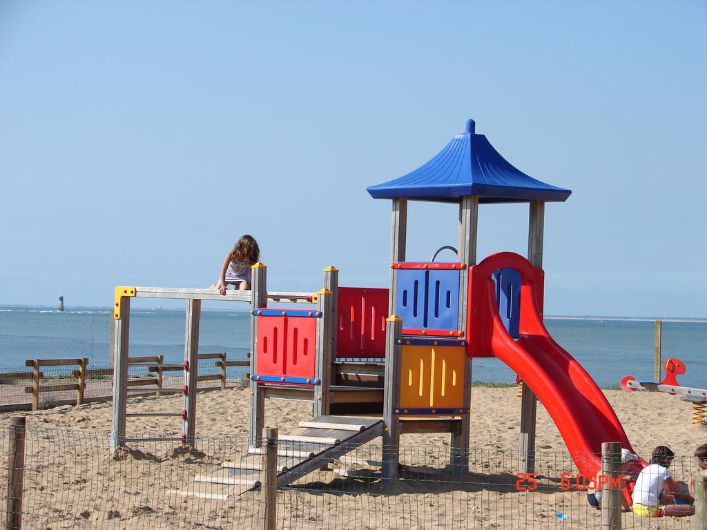 Saint-Denis-dʼOléron Camping Phare Ouest מראה חיצוני תמונה